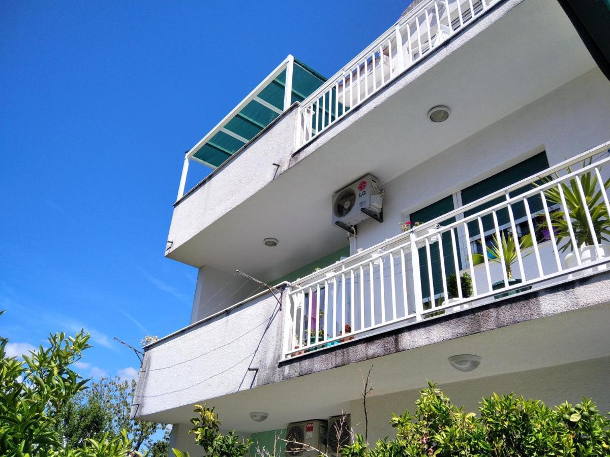 Apartments With A Parking Space Kastel Stafilic, Kastela - 20694 외부 사진