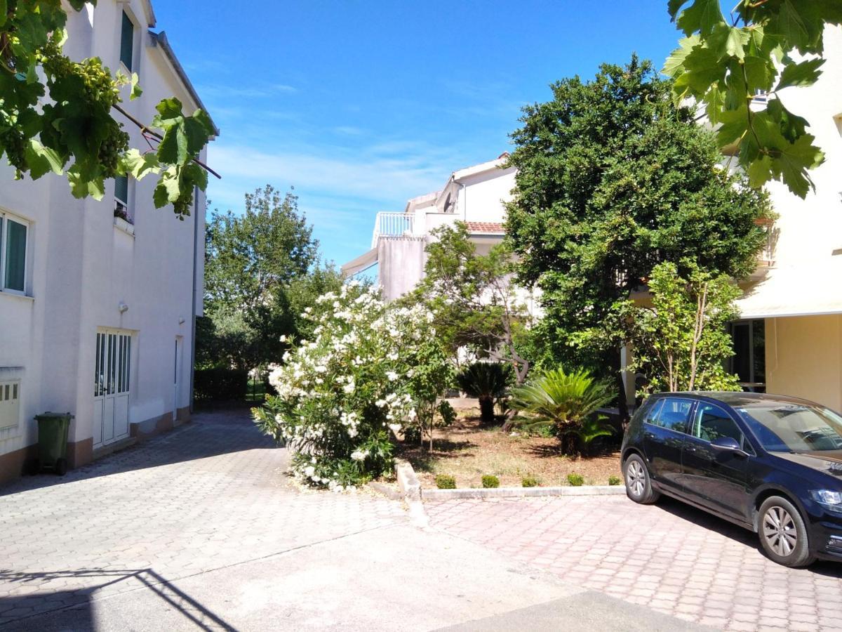 Apartments With A Parking Space Kastel Stafilic, Kastela - 20694 외부 사진