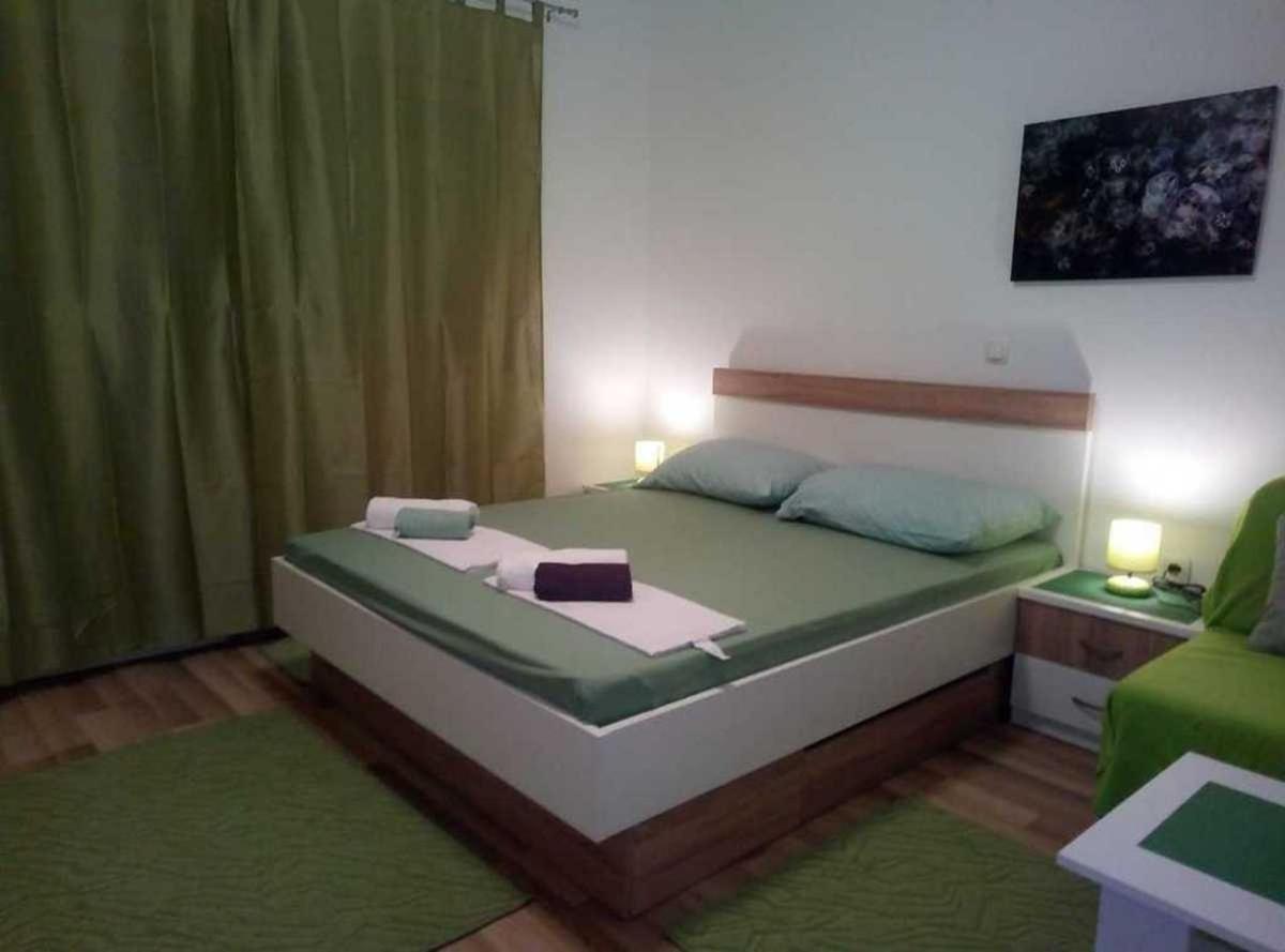 Apartments With A Parking Space Kastel Stafilic, Kastela - 20694 외부 사진