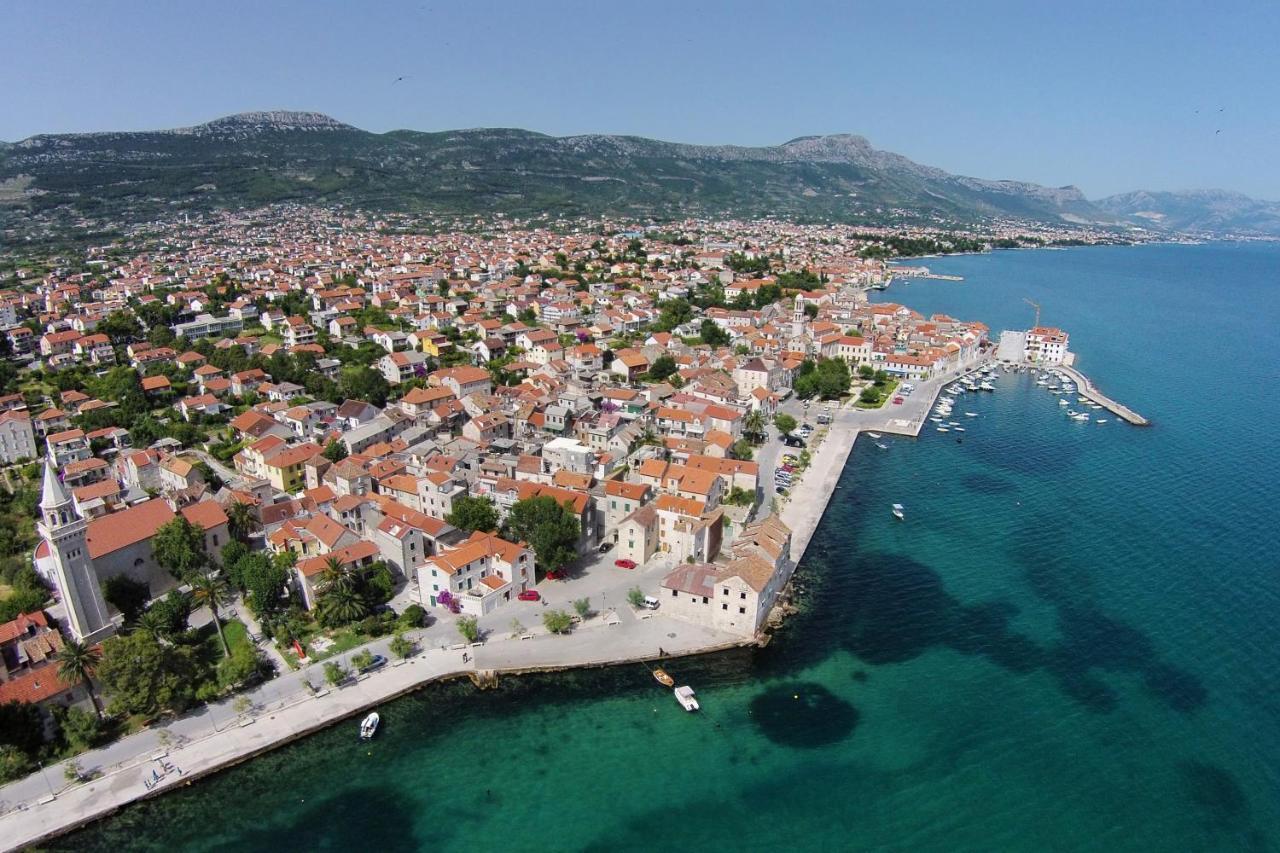Apartments With A Parking Space Kastel Stafilic, Kastela - 20694 외부 사진
